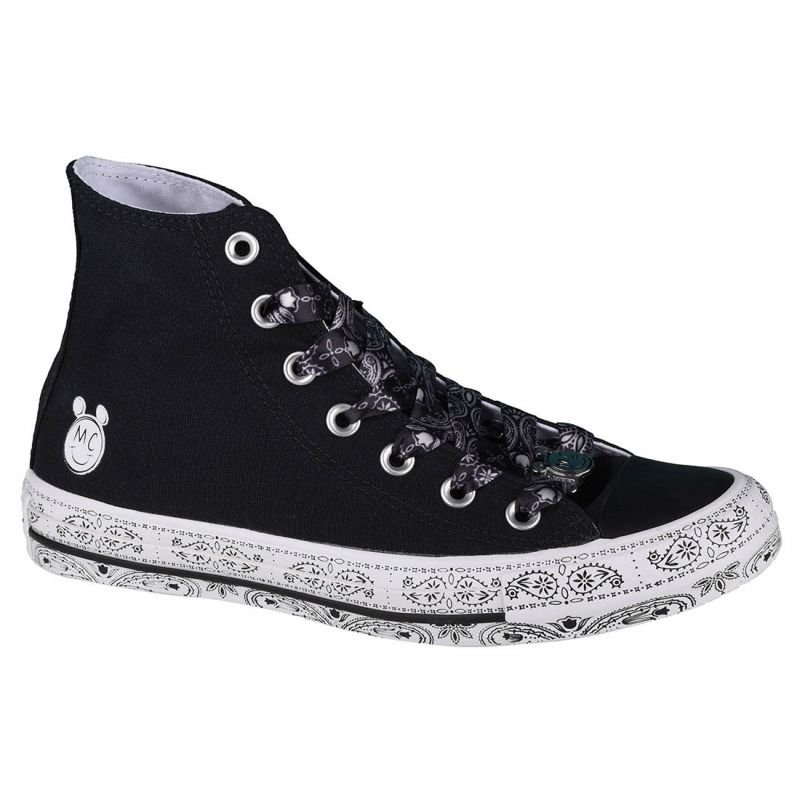 white monochrome converse womens